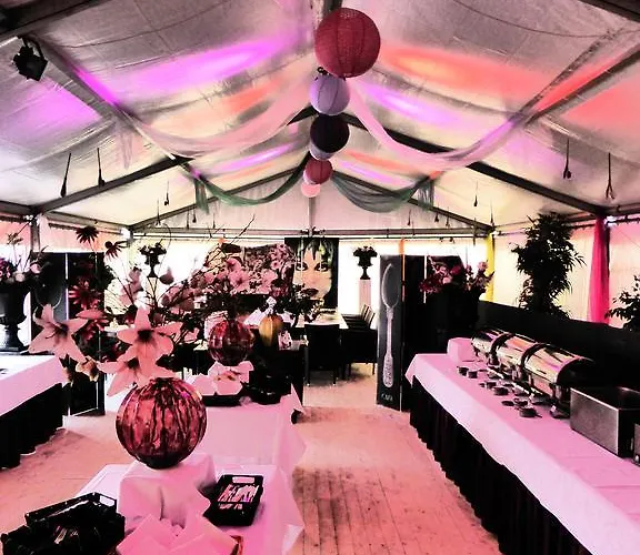 فندق Restaurant Cafe Houben 2*