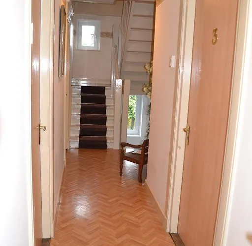 Restaurant Cafe Houben فندق